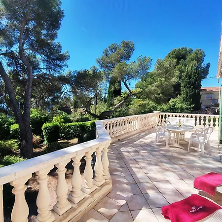 Ensoleille Avec Terrasse Et A Proximite Apartman Saint-Raphaël