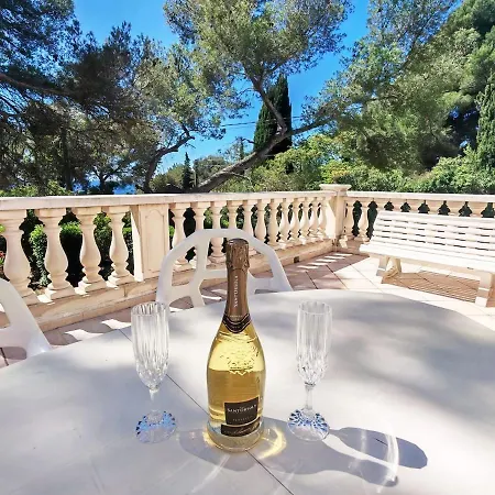 Appartamento Ensoleillé Avec Terrasse Et à Proximité Saint-Raphaël