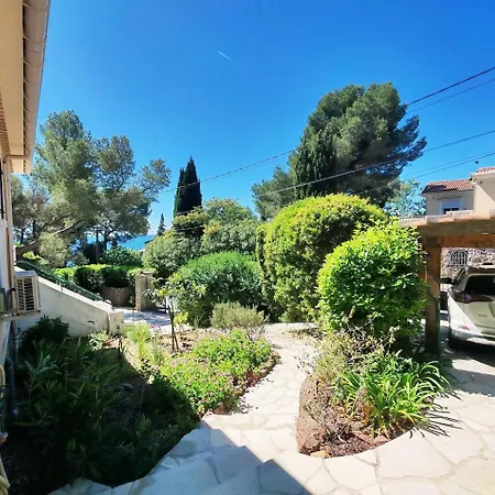 Ensoleille Avec Terrasse Et A Proximite Apartman Saint-Raphaël