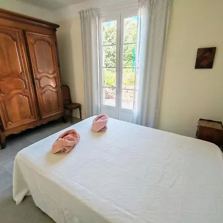 Ensoleillé Avec Terrasse Et à Proximité Saint-Raphaël